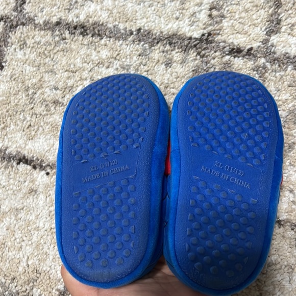 Spider-man Slippers - Picture 3 of 3